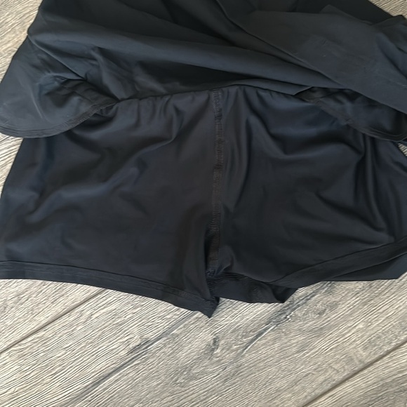 Columbia skort size large black shorts and adjustable skirt - Picture 6 of 9